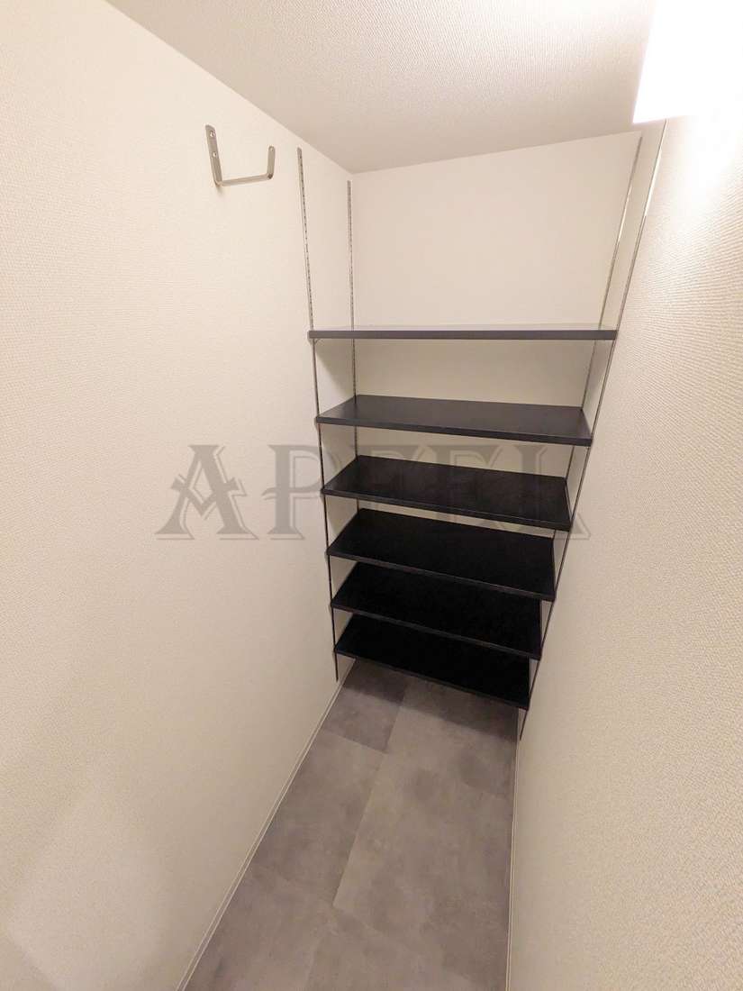 セレニテ本町東リアンの玄関写真