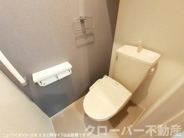 ＪＲ予讃線 讃岐塩屋駅 徒歩9分 2階建 新築のトイレ写真