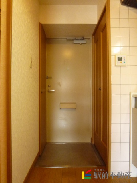 玄関　写真は別号室