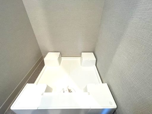 洗面設備　イメージとして同マンション他部屋を表示しています。現況優先し
