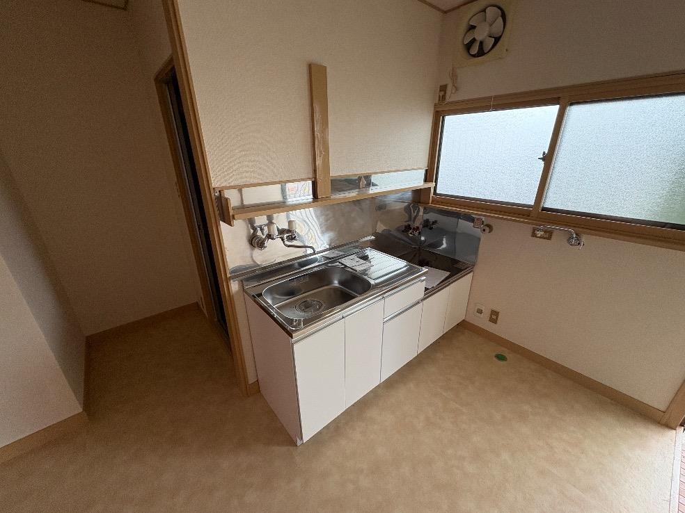 ＪＲ東北本線 花巻駅 徒歩5分 2階建 築40年のキッチン写真