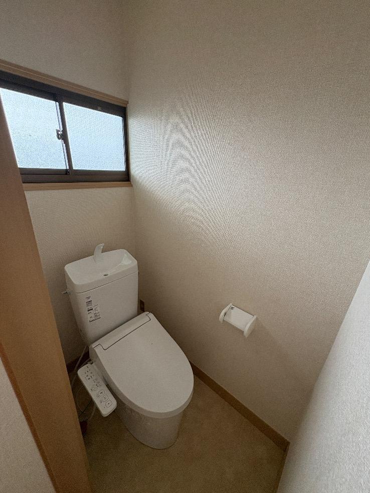 ＪＲ東北本線 花巻駅 徒歩5分 2階建 築40年のトイレ写真