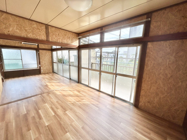 高崎市吉井町吉井733-2戸建の居間写真