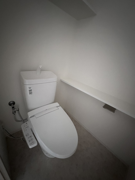 メイクスアート名駅WESTのトイレ写真
