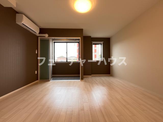 エスポア234の居間写真