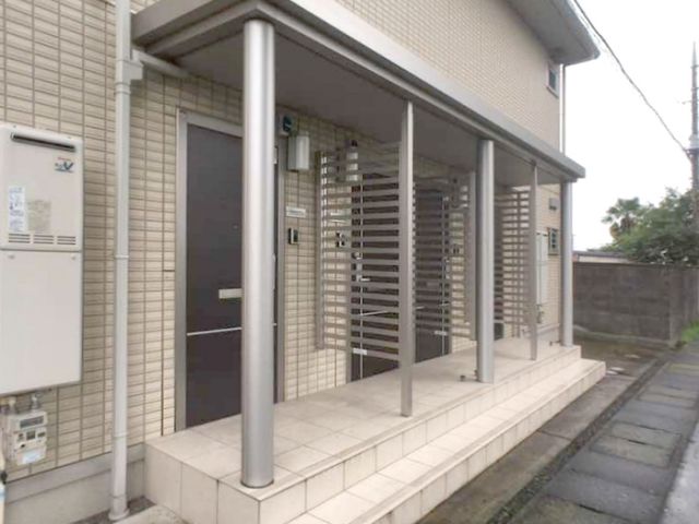ＪＲ両毛線 前橋駅 バス乗車時間：14分 最寄りバス停で下車 徒歩7分 2階建 築15年の外観写真
