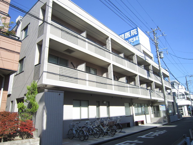 建物外観　1階は内科です