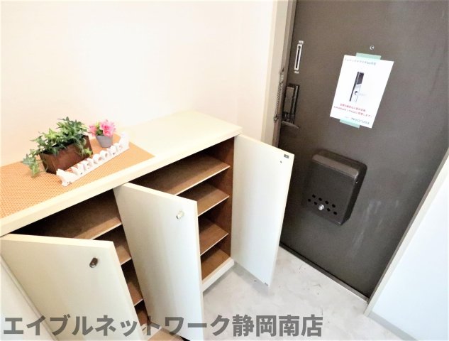玄関　シンプルで使いやすい玄関です