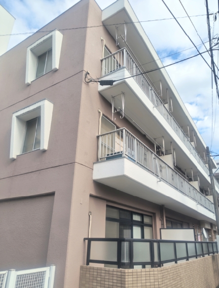 ＪＲ京浜東北線 川崎駅 バス乗車時間：7分 最寄りバス停で下車 徒歩3分 築48年