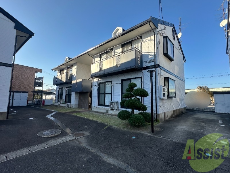 建物外観　名取市飯野坂「ロイヤルヴィレッジ名取１」