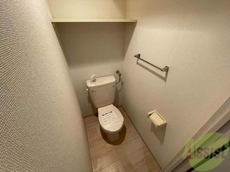 トイレ　こちらはトイレです。清潔感があり、安心して使用できます。