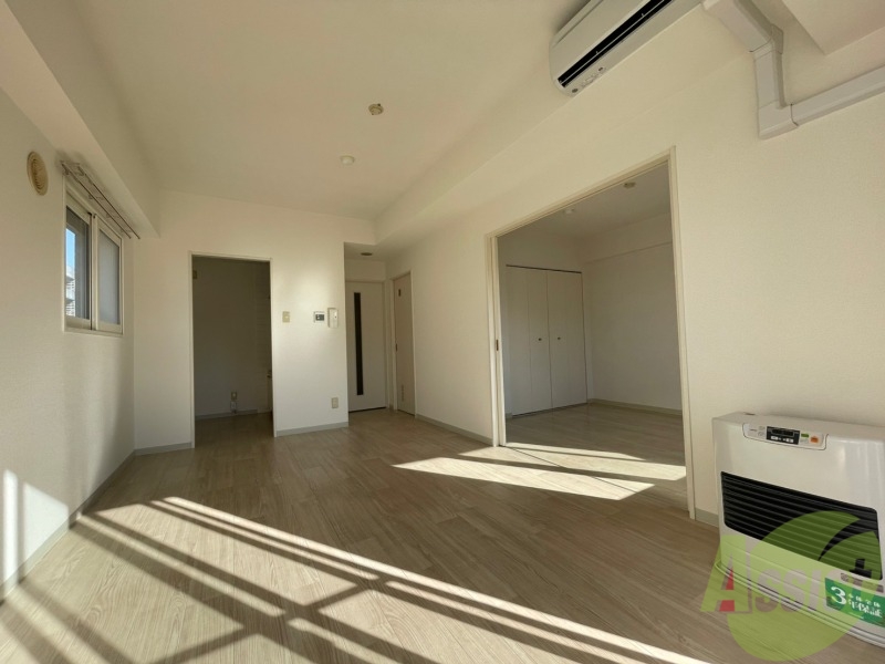居室・リビング　広くてキレイなお部屋が広がっていて、充実した生活が送れそう。