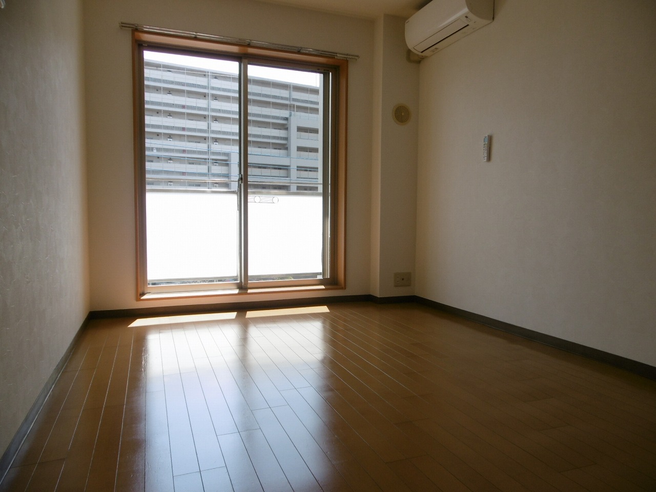 その他部屋・スペース　人気の振り分けタイプのお部屋になります。両部屋とも南向きです