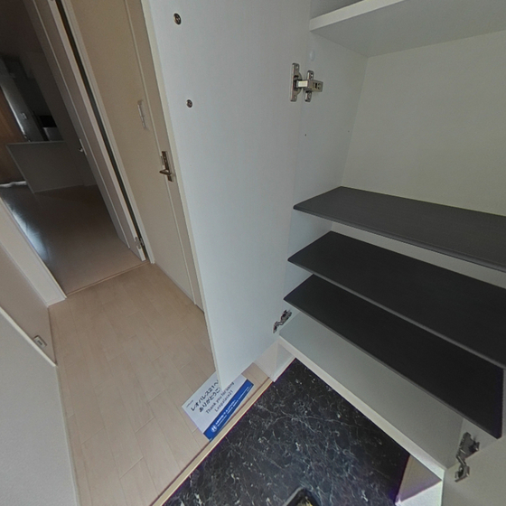 玄関　※別部屋の写真です