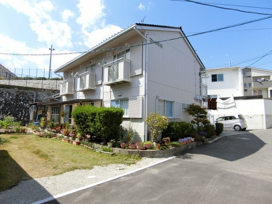 広島市西区井口のアパートの建物外観