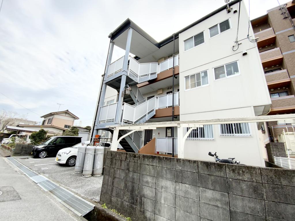 高知市高須新町のマンションの建物外観