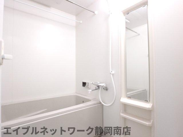 バス・シャワールーム　日々の疲れを癒すお風呂付です