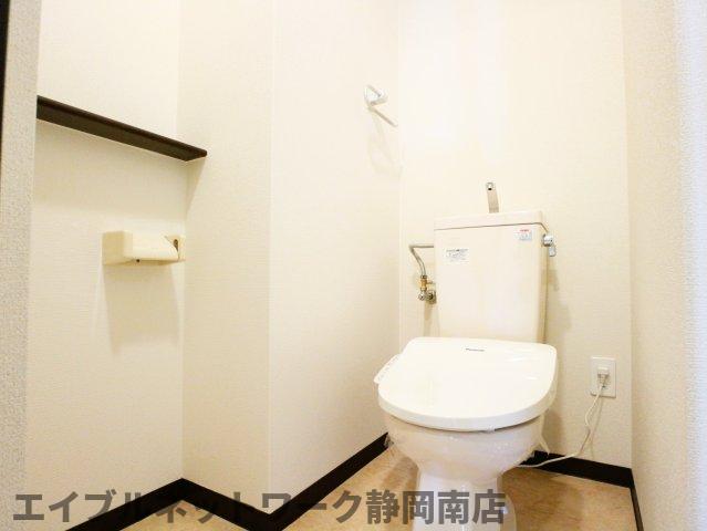 トイレ　清潔感のあるトイレです