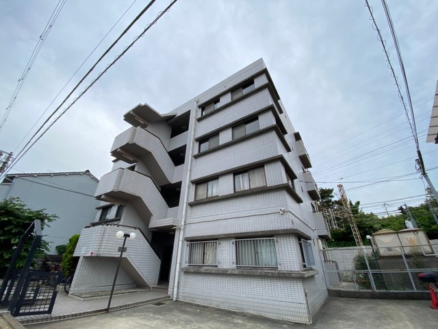 大阪市阿倍野区帝塚山のマンションの建物外観