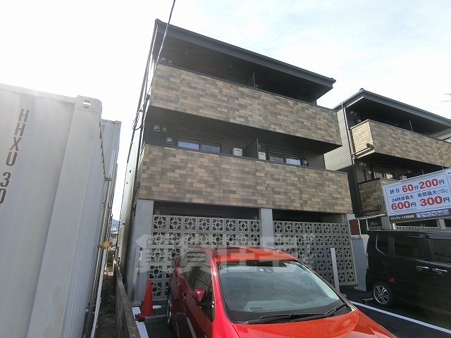 京都市山科区大宅沢町のマンションの建物外観