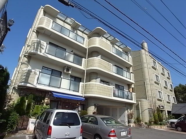 神戸市西区森友のマンションの建物外観