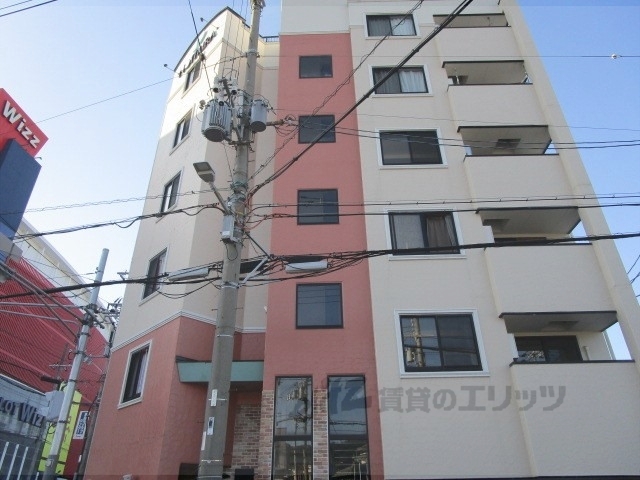 寝屋川市打上中町のマンションの建物外観