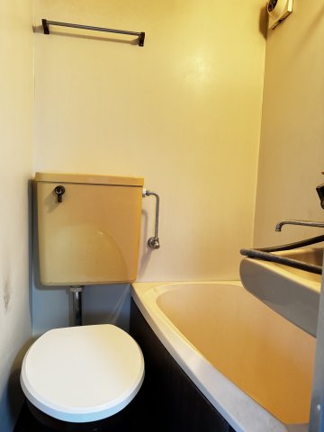 トイレ　【過去写真になります】UB3点は実は掃除が簡単