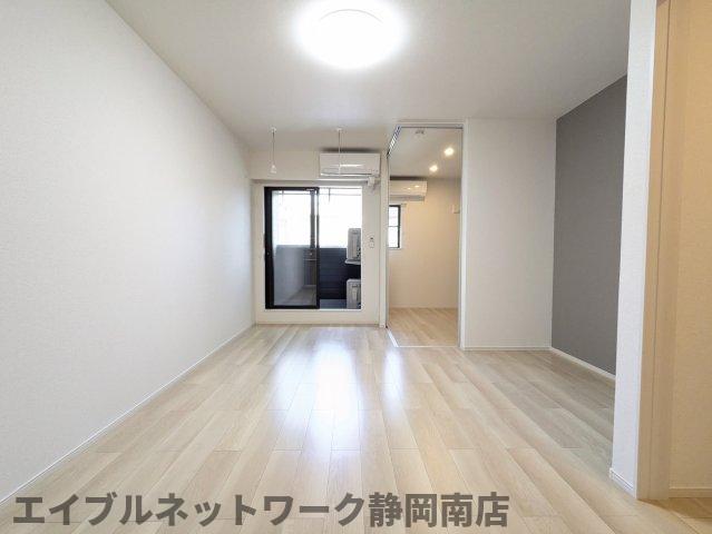 その他部屋・スペース　明るい色調の室内です