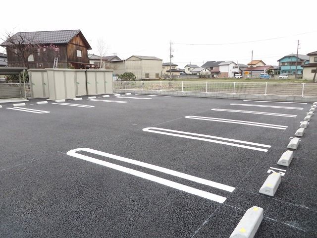 【コッティ　エスポ　Iの駐車場】