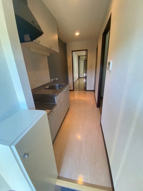 その他部屋・スペース　奥行のある廊下です