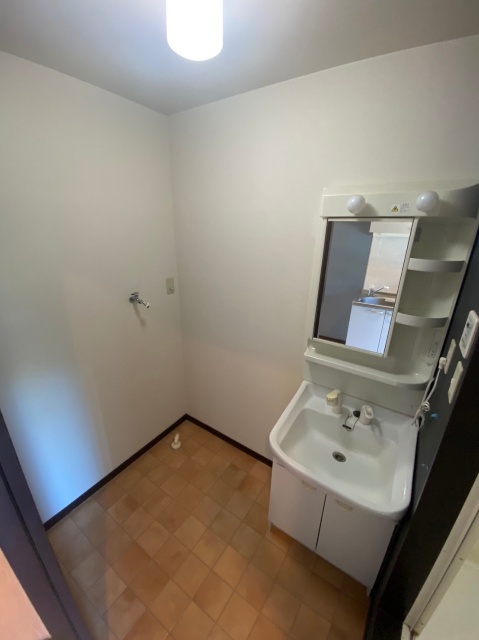 洗面設備　嬉しい独立洗面台です