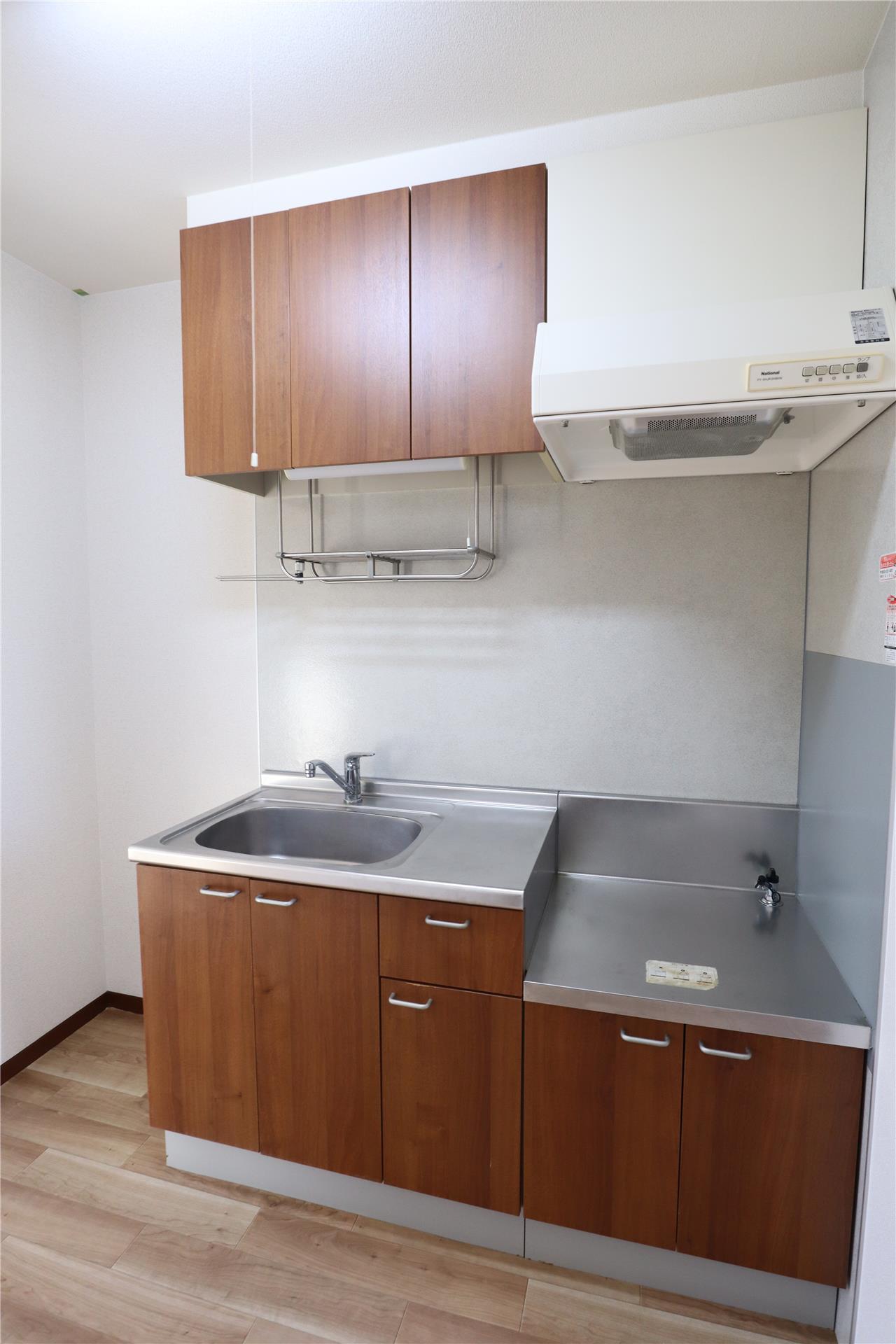 キッチン　床クロスのカラーは異なる場合がございます。