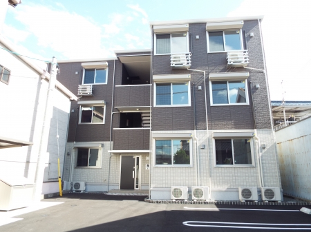 建物外観　落ち着いた雰囲気の外観です