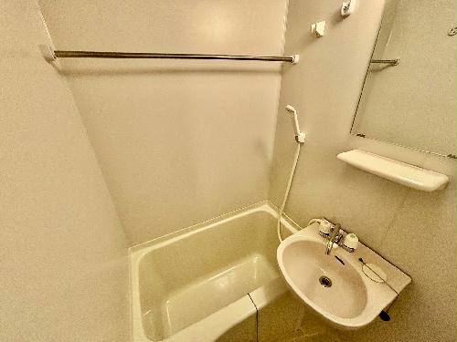 バス・シャワールーム　設備・仕様は号室により異なる為、現状を優先いたします。