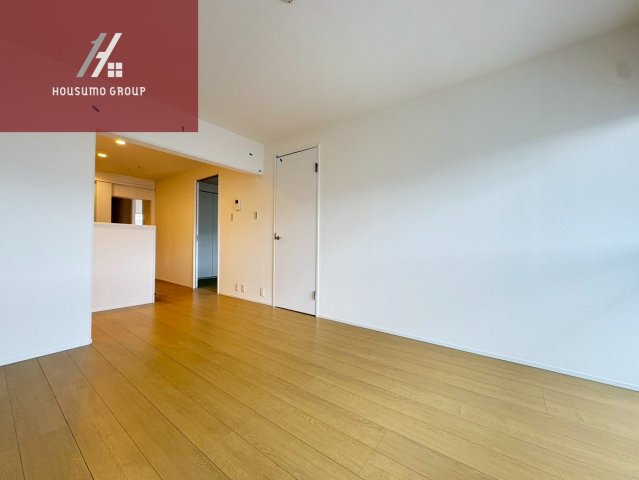 居室・リビング　こちらの居間で趣味の時間をお楽しみください