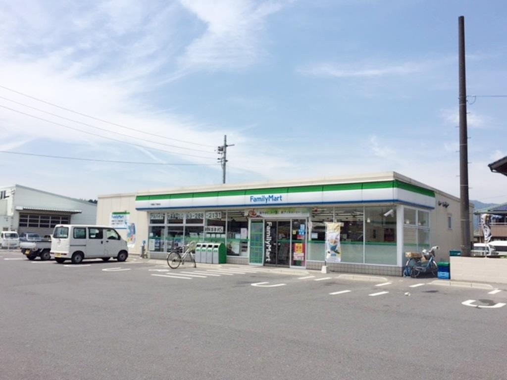 コンビニ　ファミリーマート下関菊川下岡枝店（コンビニ）まで838m