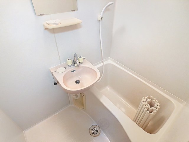 バス・シャワールーム　2025年9月撮影※現況を優先します。