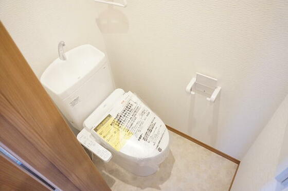 トイレ　２階ウォシュレット付き