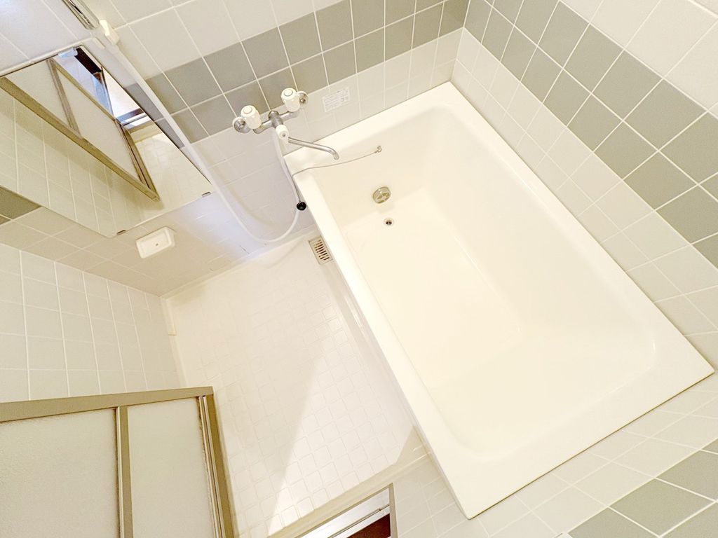 バス・シャワールーム　バス