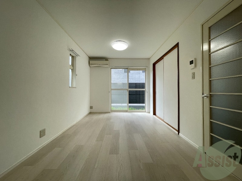 居室・リビング　こちら生活のメインとなるダイニングキッチンになります。