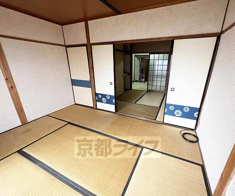 居室・リビング　落ち着く畳のお部屋です