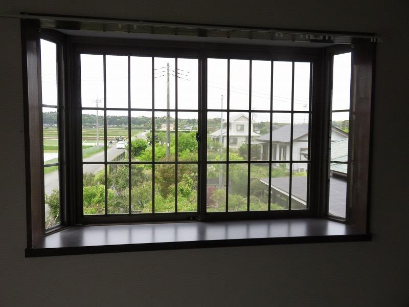 眺望　日当たりの良い2階出窓