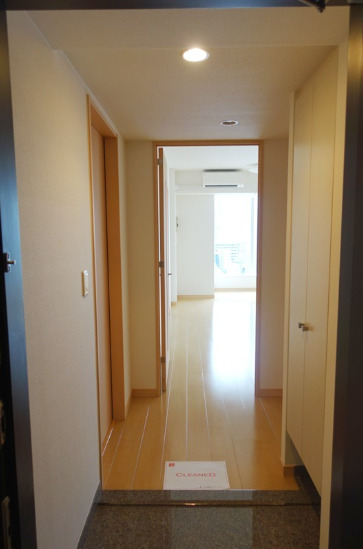 玄関　★《見学予約受け付け中》設備充実のハイグレード賃貸マンショ