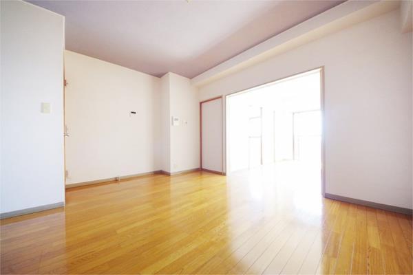 居室・リビング　ＬＤＫ８帖