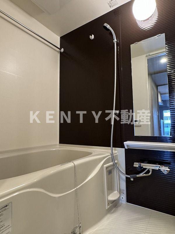 バス・シャワールーム　コンパクトで使いやすいお風呂です