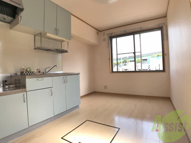 居室・リビング　７．２帖のＤＫです。広々としてきれいですね。