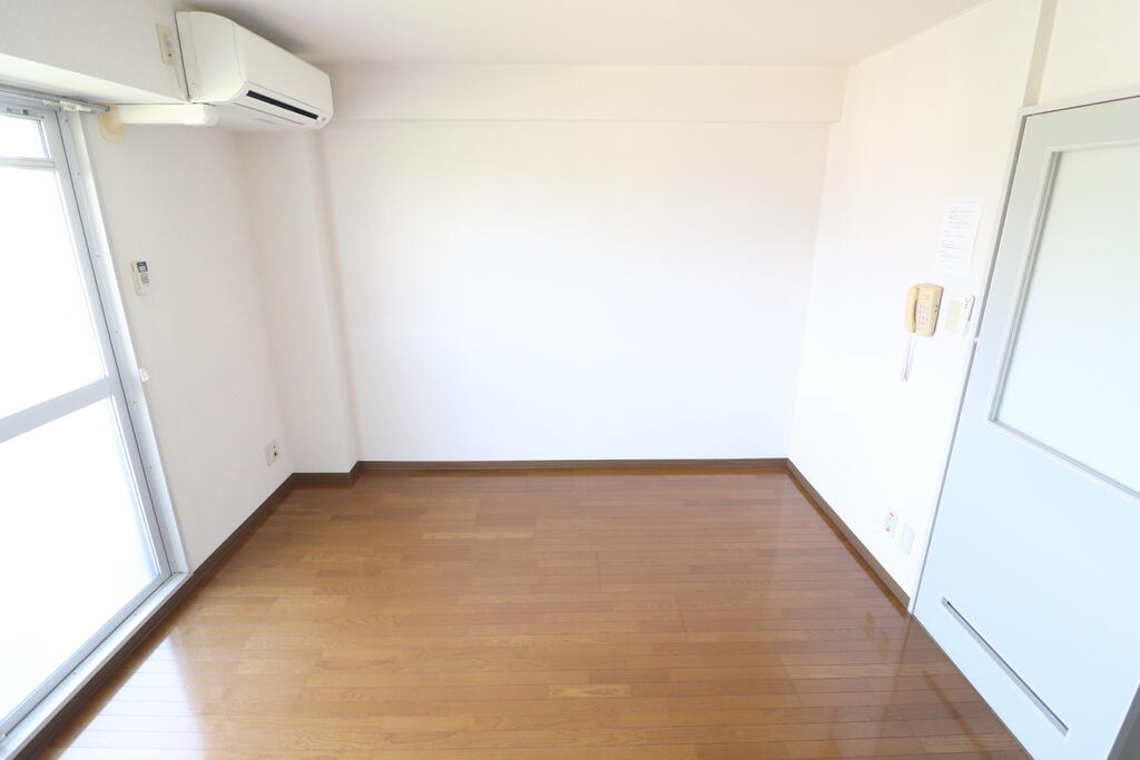 居室・リビング　7帖の洋室☆