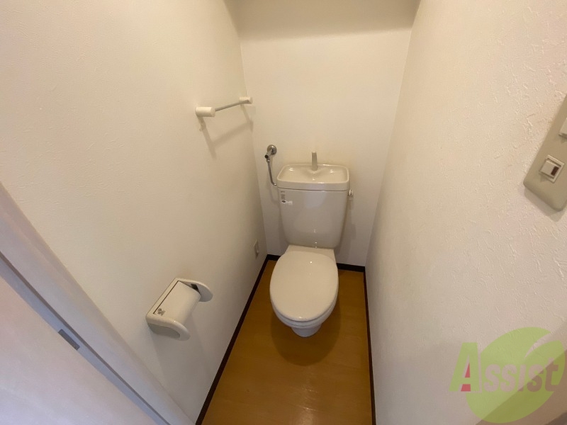 トイレ　こちらはトイレです。清潔感があり、安心して使用できます。