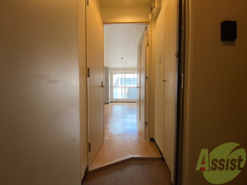 玄関　玄関です。白を基調としていて清潔感があります！