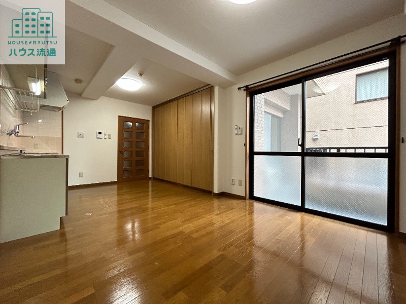 居室・リビング　写真は別号室です。